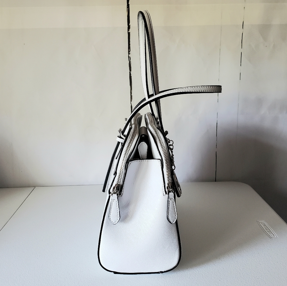 *SOLD*  Guess Huntley Cali Faux Leather Satchel - Picture 5 of 13